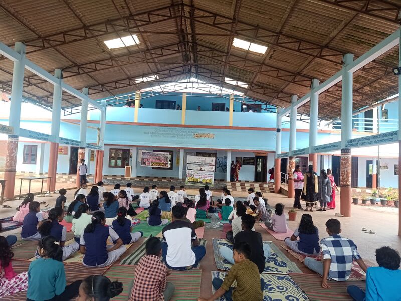 പ്രമാണം:Teens club3.jpg