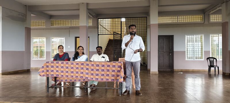 പ്രമാണം:11074 readingday Ghsk2025 3.jpg