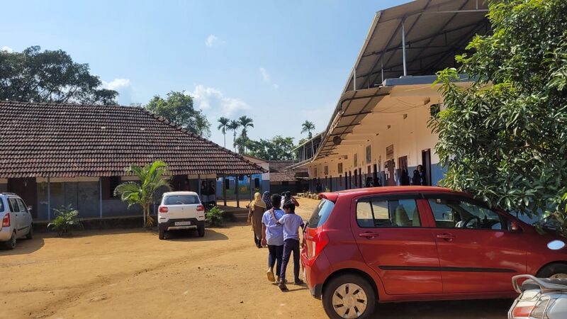 പ്രമാണം:15476 SCHOOL.jpeg
