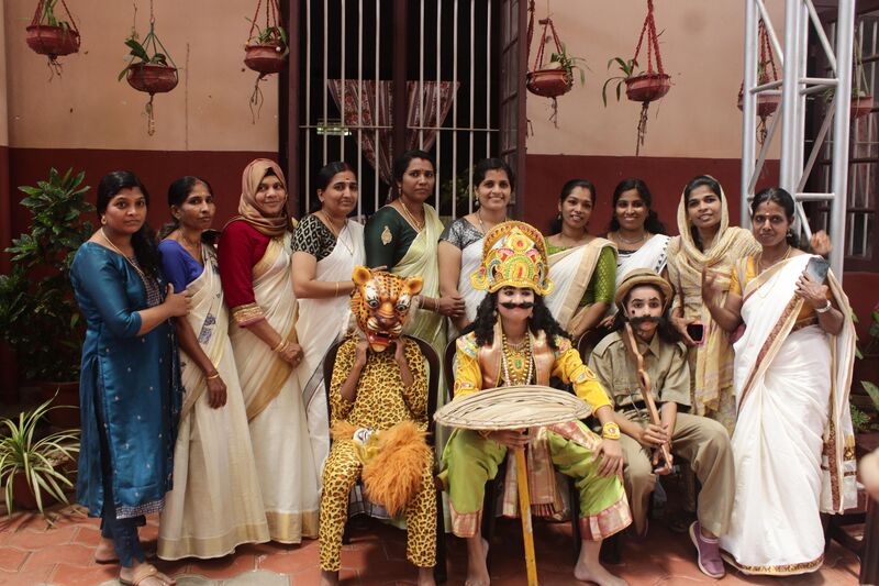 പ്രമാണം:16002 onam23-24 7.jpg