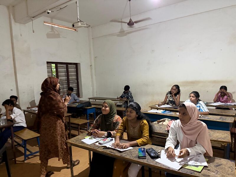 പ്രമാണം:16008 night class 2026.jpeg