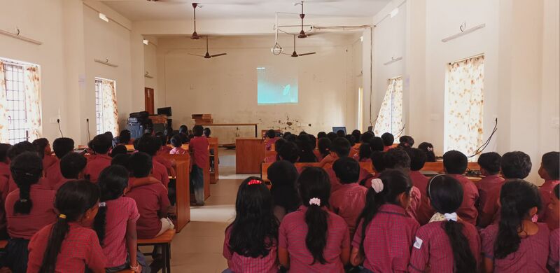 പ്രമാണം:19042 Spaceweek Documentary Show.jpg