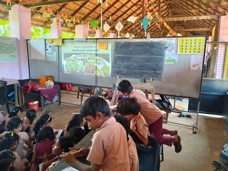 പ്രമാണം:20530-hitech 3.jpg