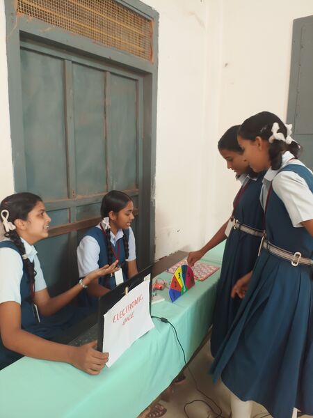 പ്രമാണം:24041 Pty Roboticfiesta05.jpg