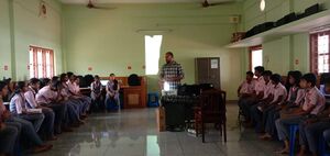 28027 hightech class.jpg