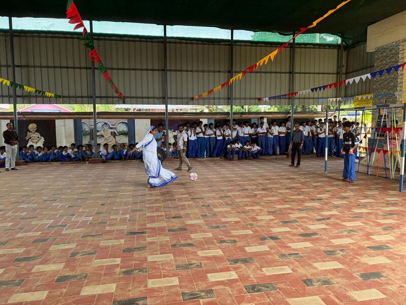 പ്രമാണം:35052 kickoff 26 2.jpeg