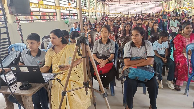 പ്രമാണം:39029 Praveshanolsavam 2025 Pics 011.jpg