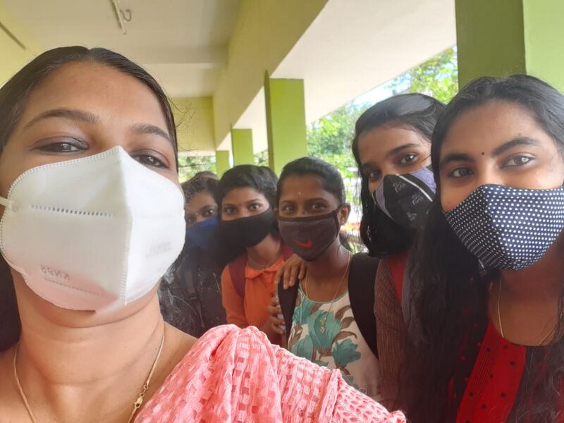 പ്രമാണം:4.വീണ്ടും സ്ക്കൂളിലേയ്ക്ക്.jpg