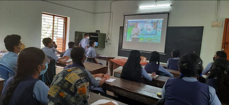 പ്രമാണം:44019 lk.jpg