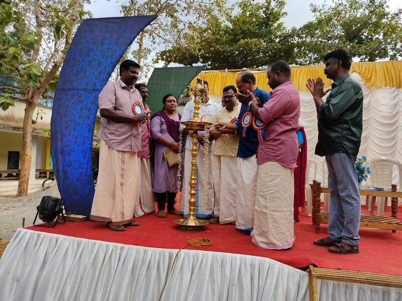 പ്രമാണം:44354 nirakkttu 1.jpg