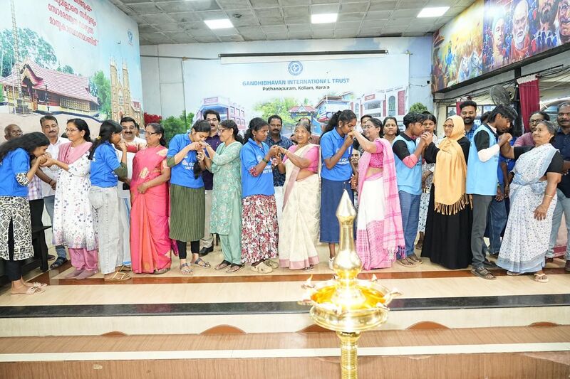 പ്രമാണം:BS TVM 44066 gandhi4.jpeg