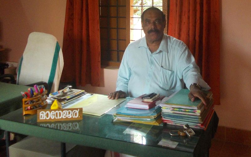 പ്രമാണം:Mana 36024.jpg