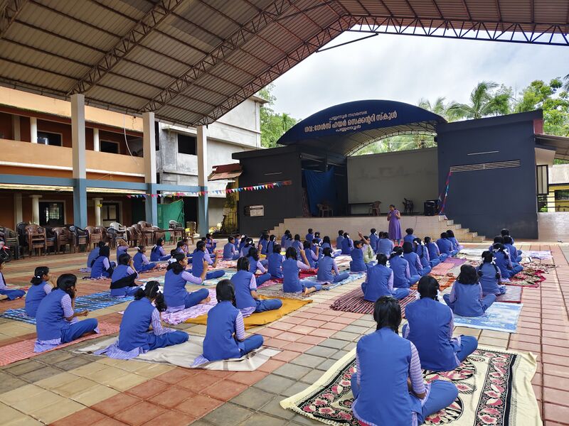 പ്രമാണം:13098 yoga day celebration.jpg