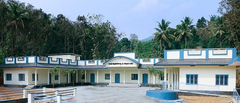 പ്രമാണം:14872 SCHOOL PIC.jpg