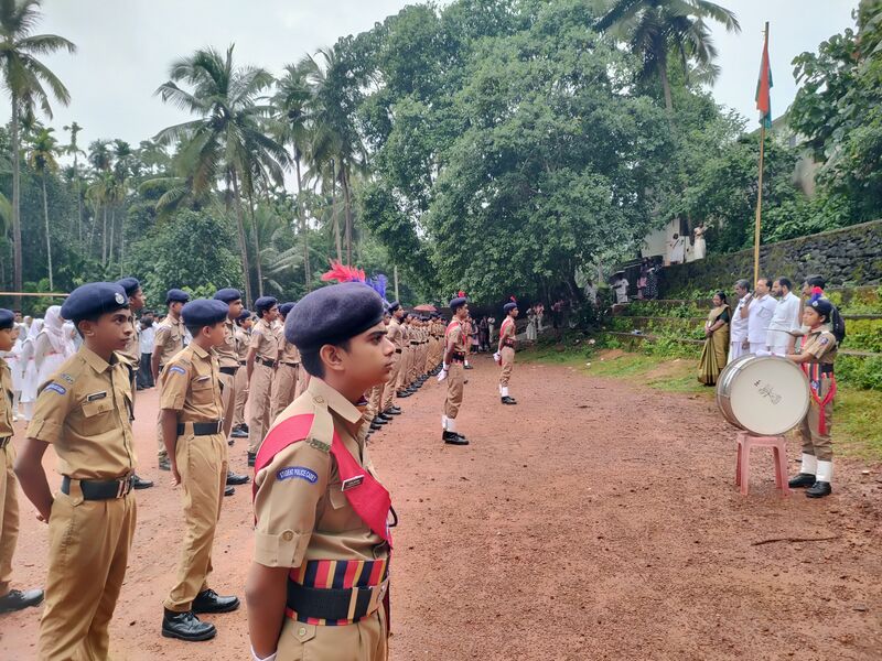 പ്രമാണം:18010 Inde 3.jpg