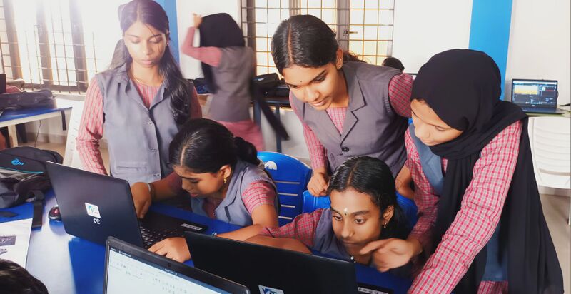 പ്രമാണം:19042 Adhika.jpg