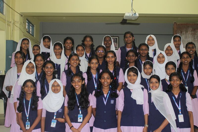 പ്രമാണം:25020 LK BATCH 24-27.jpg