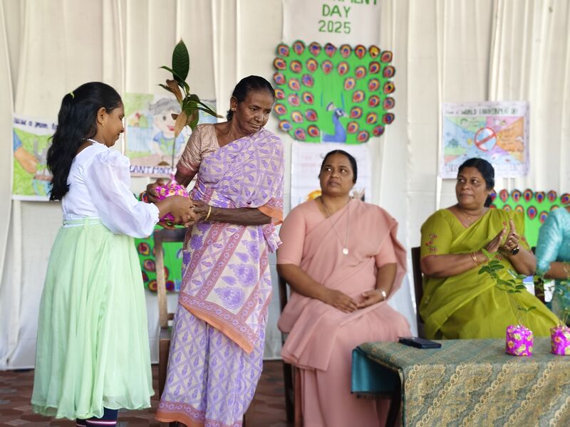 പ്രമാണം:26342 env1.jpg