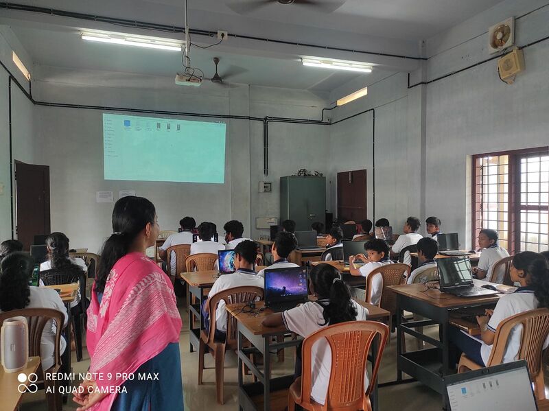 പ്രമാണം:31040lk2026.jpg