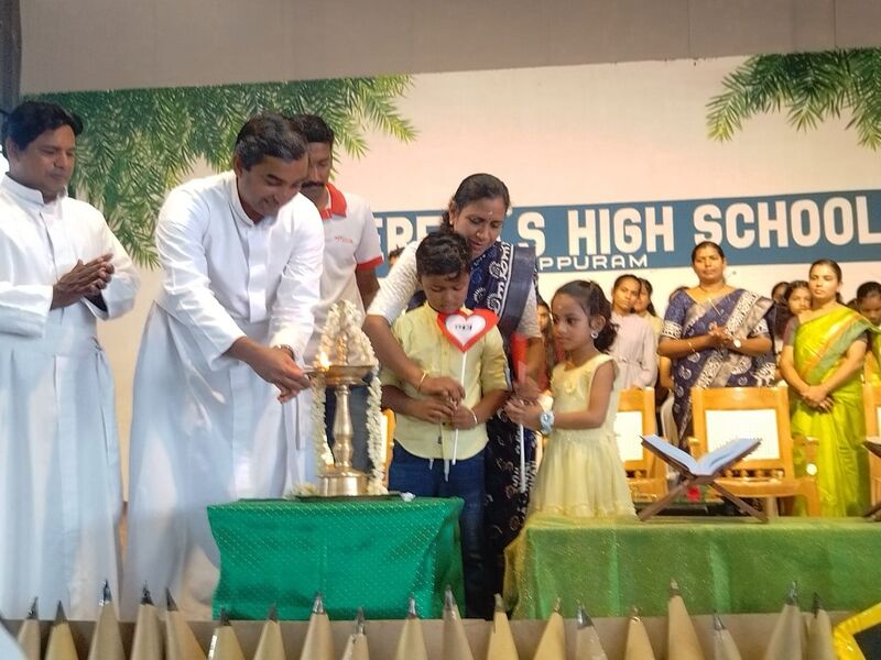 പ്രമാണം:34035 ALP preveshsnolsavam.jpg