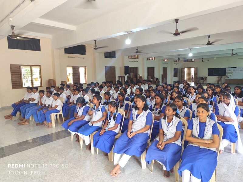 പ്രമാണം:35052 legalawarenessclass 4.jpg