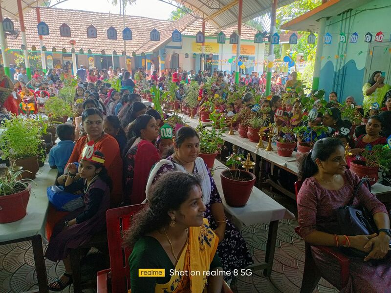 പ്രമാണം:42564 pravesanolsavam 2025.jpg