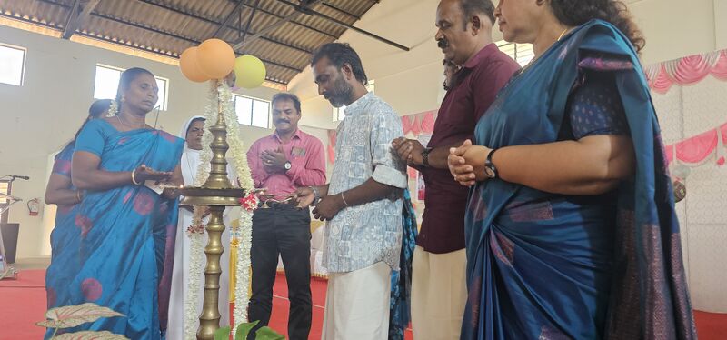 പ്രമാണം:44003 VIRALY 1 04.jpg