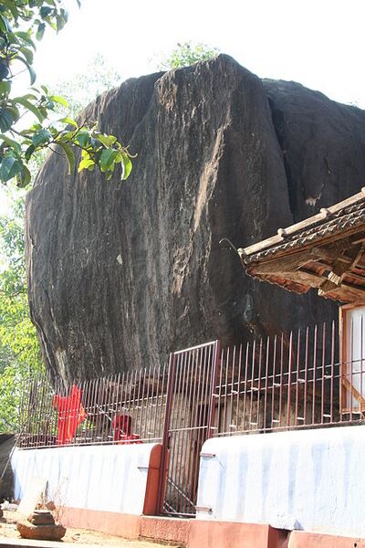 പ്രമാണം:440px-Kallil temple - 2.jpg