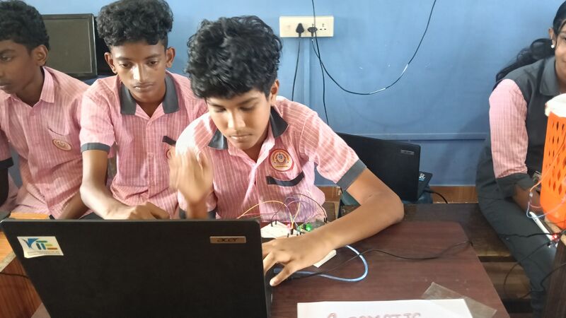 പ്രമാണം:46031 robotic fest.jpg