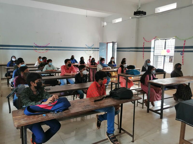 പ്രമാണം:BS21 KKD 16016 6.jpg