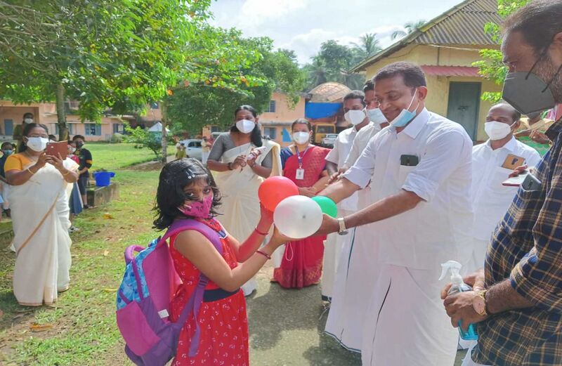 പ്രമാണം:BS21 KTM 32057 1.jpg