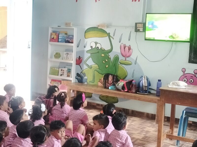 പ്രമാണം:MPM-48519-hightech classroom.jpg