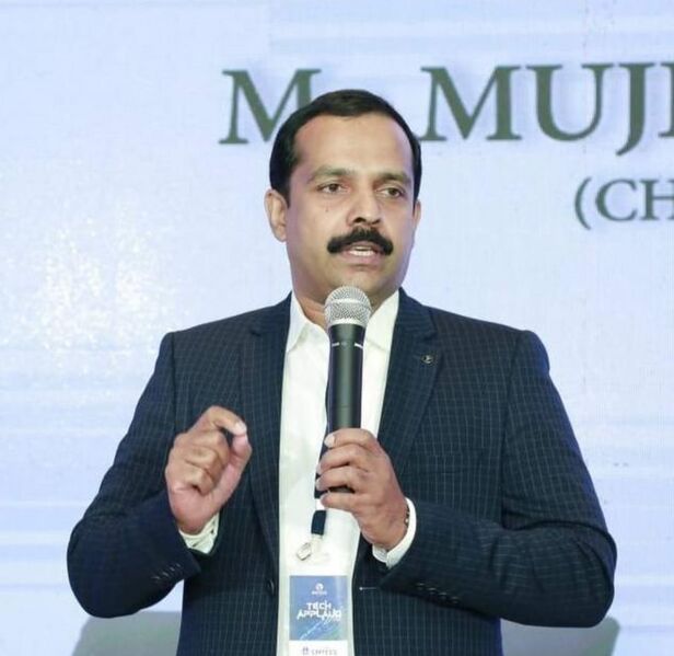 പ്രമാണം:15019 OS mujeeb 3.jpeg