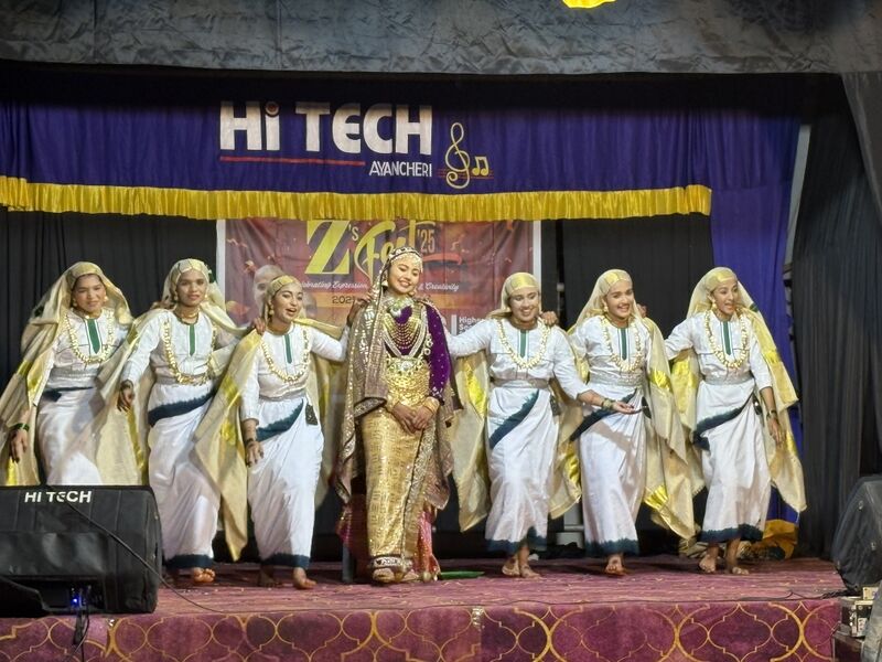 പ്രമാണം:16042 Schoolkalolsavam25 5.jpg