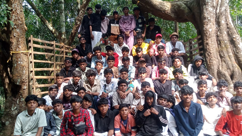 പ്രമാണം:21060 vinodhayathra 2.png