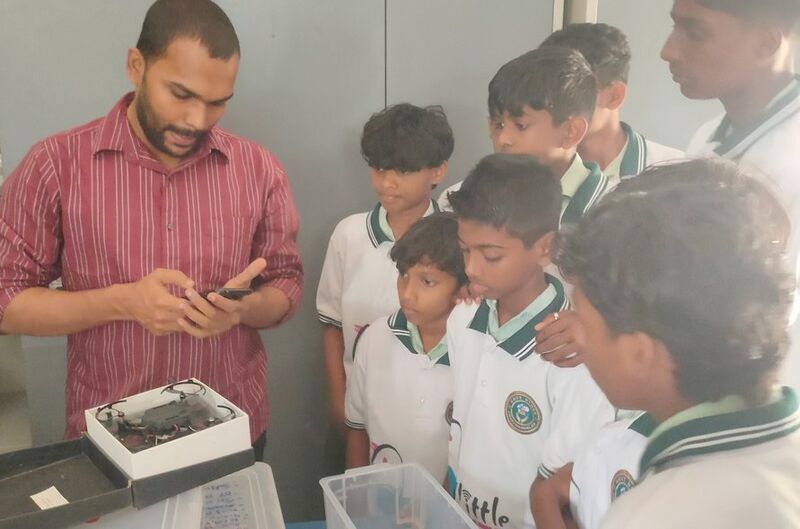 പ്രമാണം:34013visit Tinkerlab25b.jpg