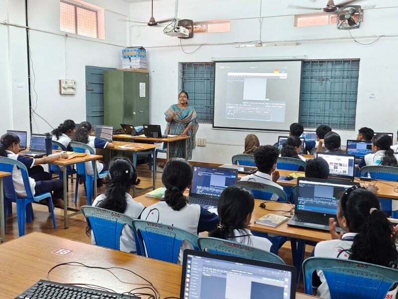 പ്രമാണം:37009 schoolcamp4.jpeg