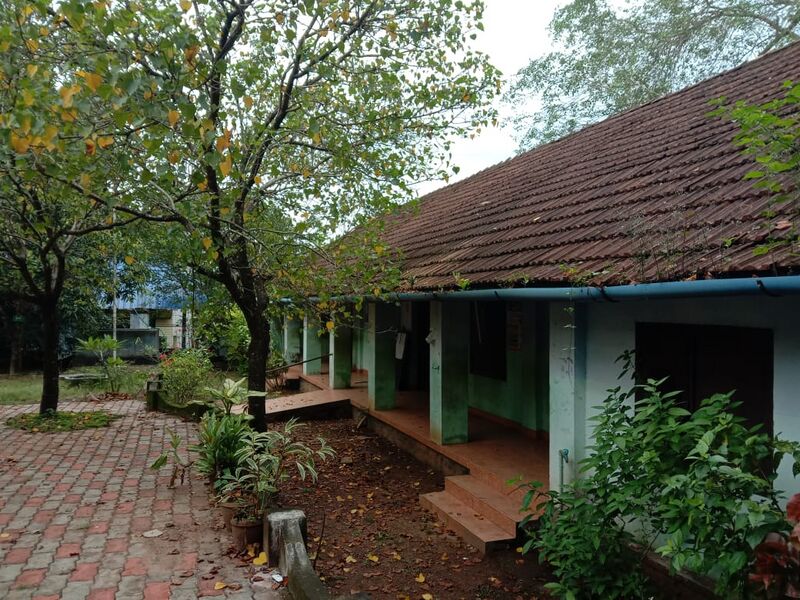 പ്രമാണം:40323-school photo1.jpg