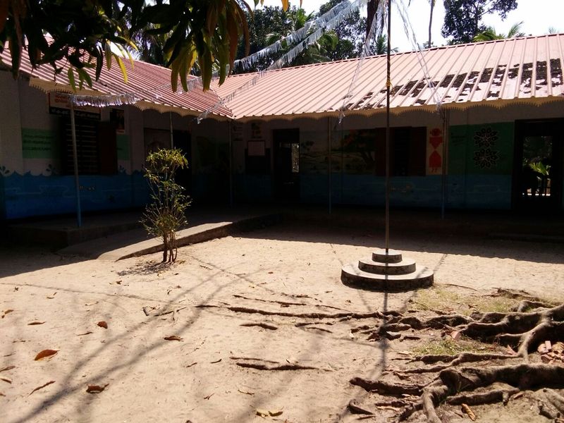 പ്രമാണം:41226 schoolphoto.jpeg