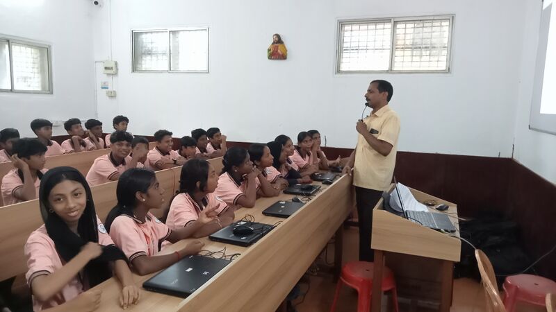 പ്രമാണം:CAMP12026 4.jpg