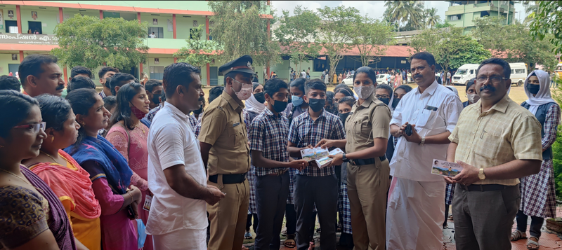 പ്രമാണം:15051 lahari01.png