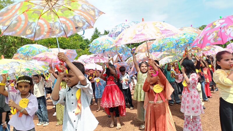 പ്രമാണം:19833 praveshanolsavam 4.jpg