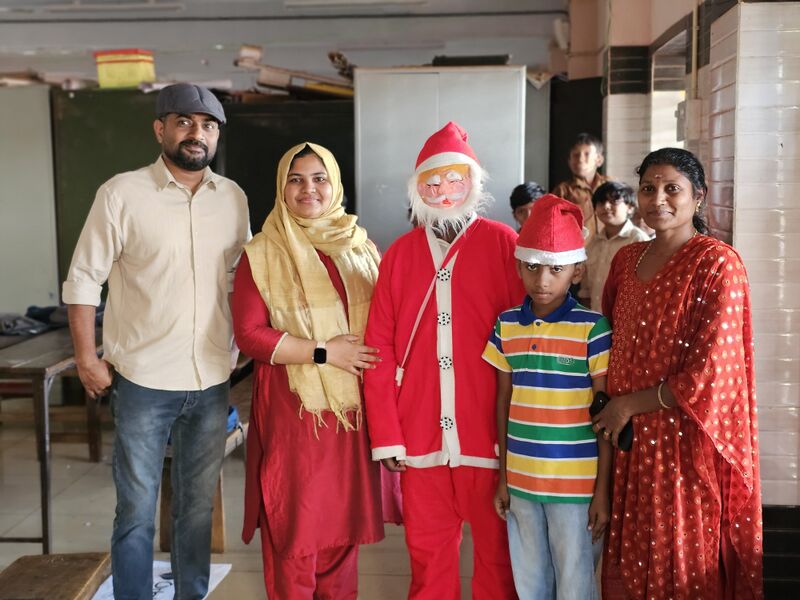 പ്രമാണം:19862 xmas1.jpg