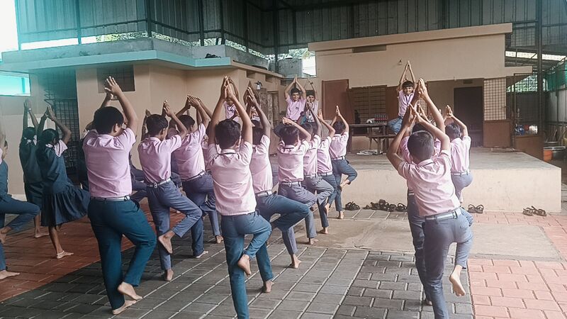 പ്രമാണം:23043 yogaday.jpg