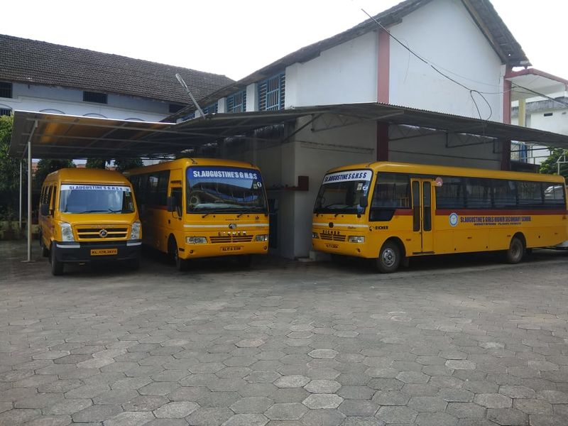 പ്രമാണം:28002saghsschoolbus.jpg