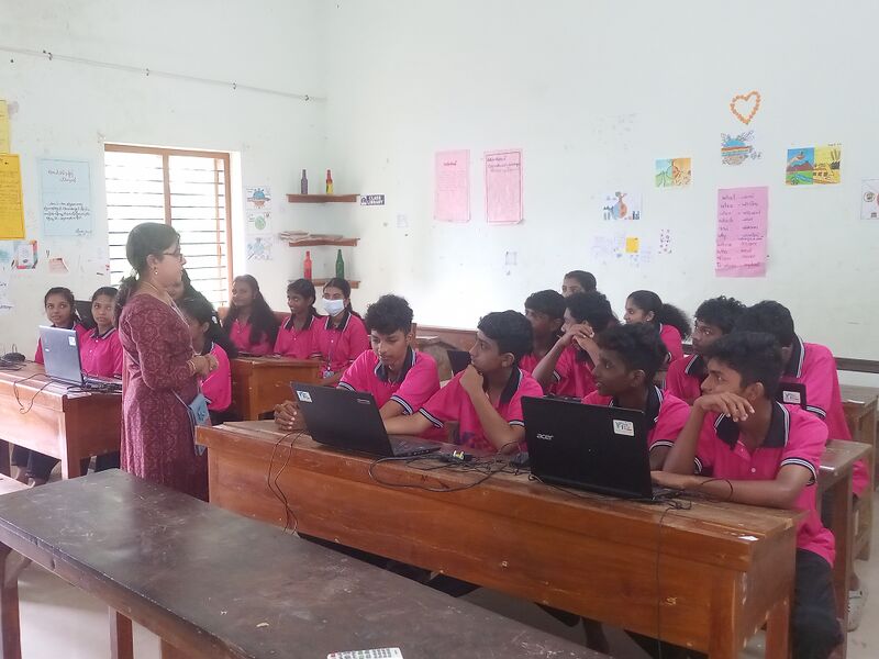 പ്രമാണം:42085 school camp 1.jpg