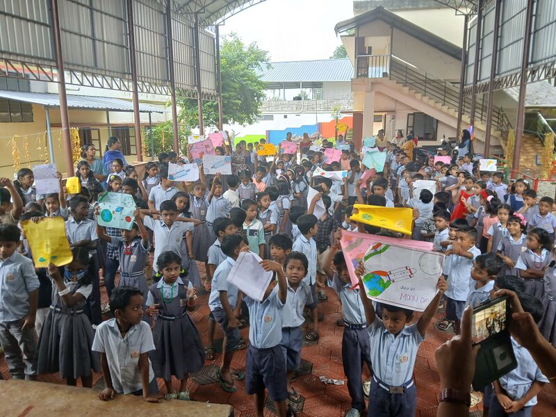 പ്രമാണം:42611 Poster moon day.jpg