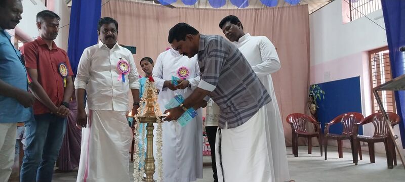 പ്രമാണം:44228-melam241.jpg
