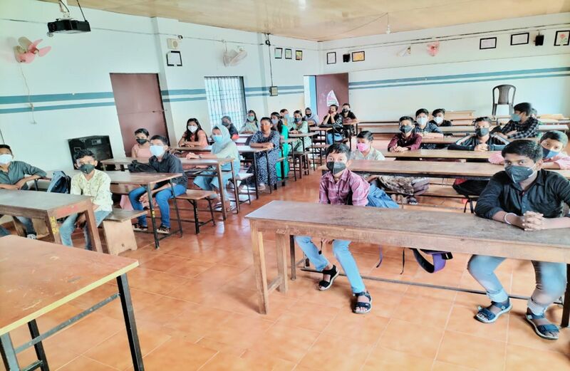 പ്രമാണം:BS21 KKD 47019 1.jpg