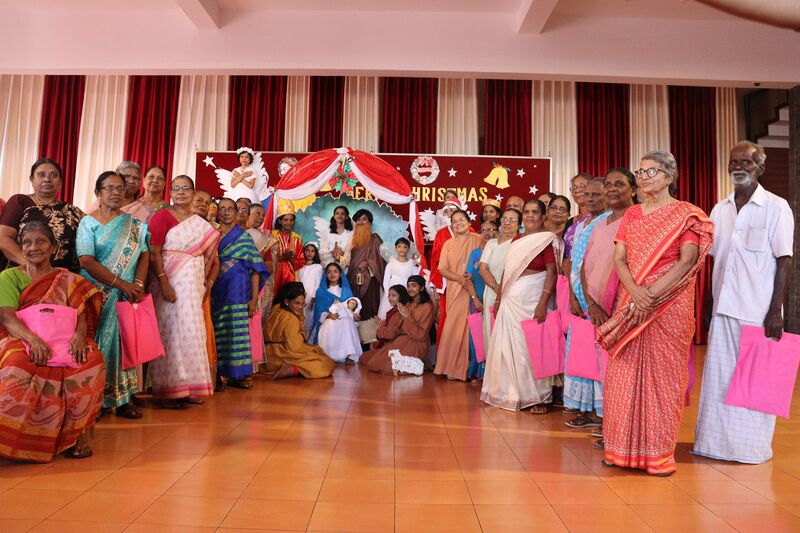 പ്രമാണം:Christmas12 13006.JPG